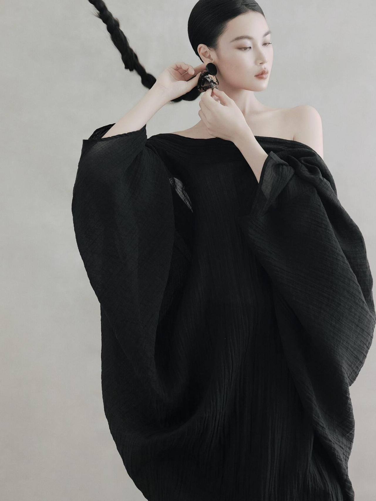 Black Backless Dress Women's R - огляд і ціна Photography Zen